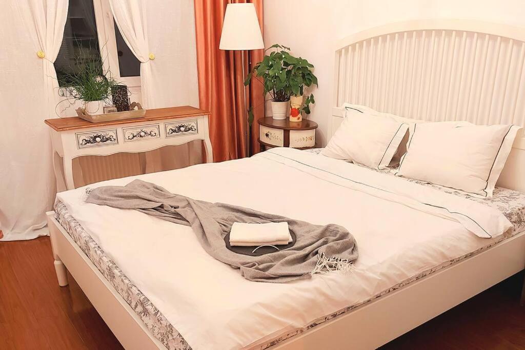 Cosy Boutique 61 Sqm Apartment - Private Parking - Ten Blocks Residence Boekarest Buitenkant foto